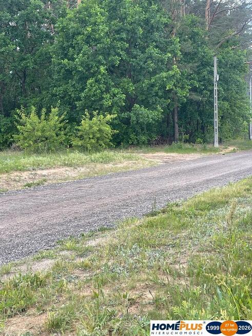 Działka budowlana 1200 m² z domkiem mobilnym.