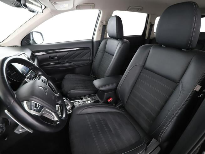 Mitsubishi Outlander FV23% 4x4 PHEV full LED skóra/alcantara klima auto grzane fotele i kie