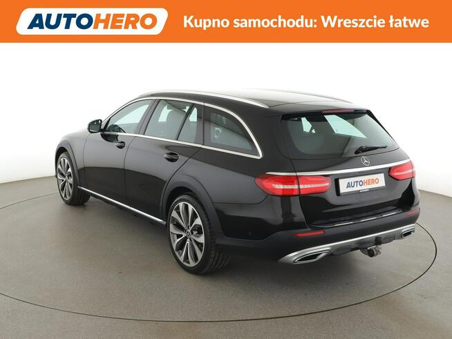 Mercedes E 220 All-Terrain automat 4x4 grzane fotele navi kamera tempomat LED