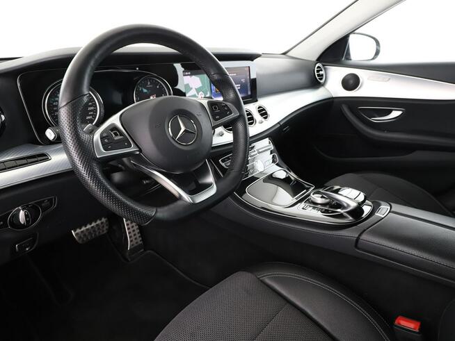 Mercedes E 220 All-Terrain automat 4x4 grzane fotele navi kamera tempomat LED