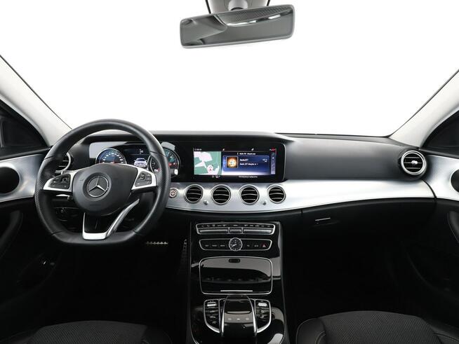 Mercedes E 220 All-Terrain automat 4x4 grzane fotele navi kamera tempomat LED