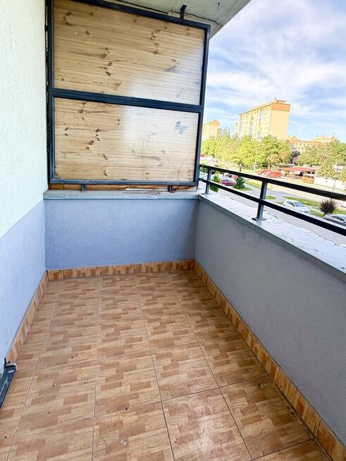 2pokoje z dużym balkonem i komórka/do zamieszkania