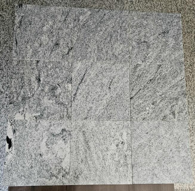Płytki granitowe VISCONT WHITE 30,5x30,5x1 cm polerowane
