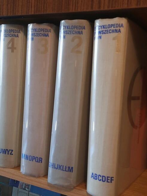 Encyklopedia PWN 4 tomy