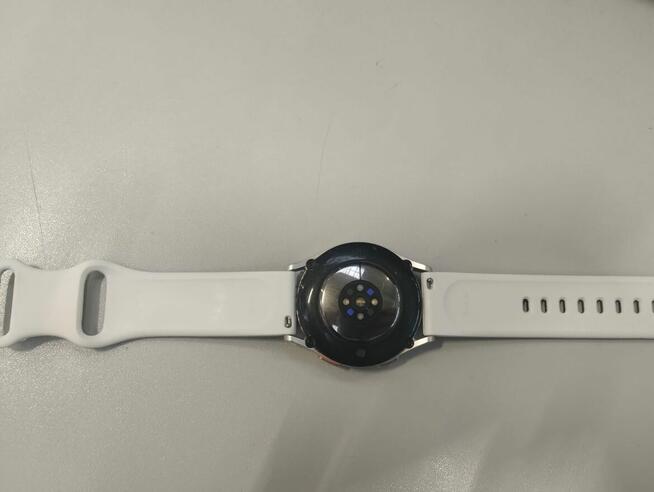 Pakiet ruchomości (TV, smartwatch, odkurzacz)