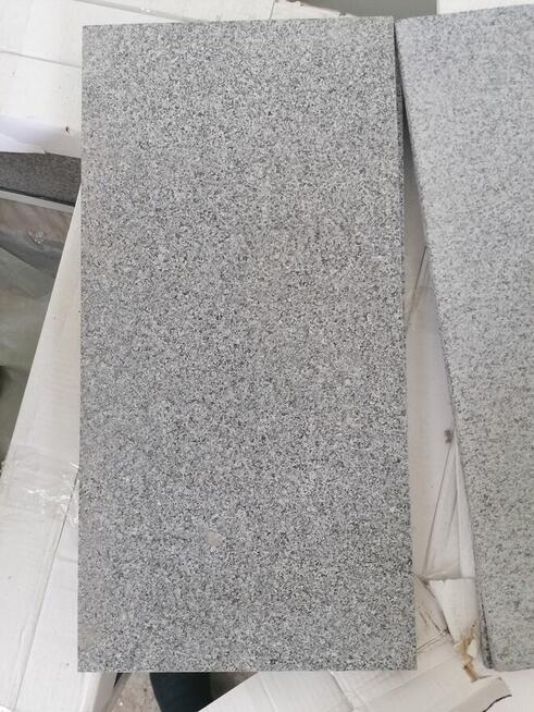 Płytki granitowe G654 Padang Dark 61x30,5x1 poler, płomień