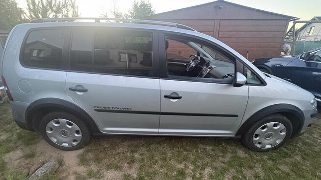 Sprzedam Volkswagen Touran siedmioosobowy 2009 rok