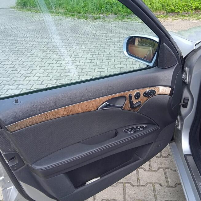 SPRZEDAM MERCEDESAW 211 ZADBANY ,GARAŻOWANY ,SREBRNY 200 5 A