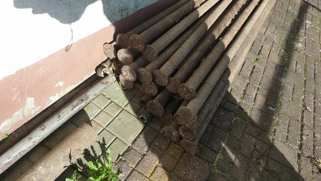 Słupki ogrodzeniowe z demontażu, używane 33 sztuki.dł.230cm.