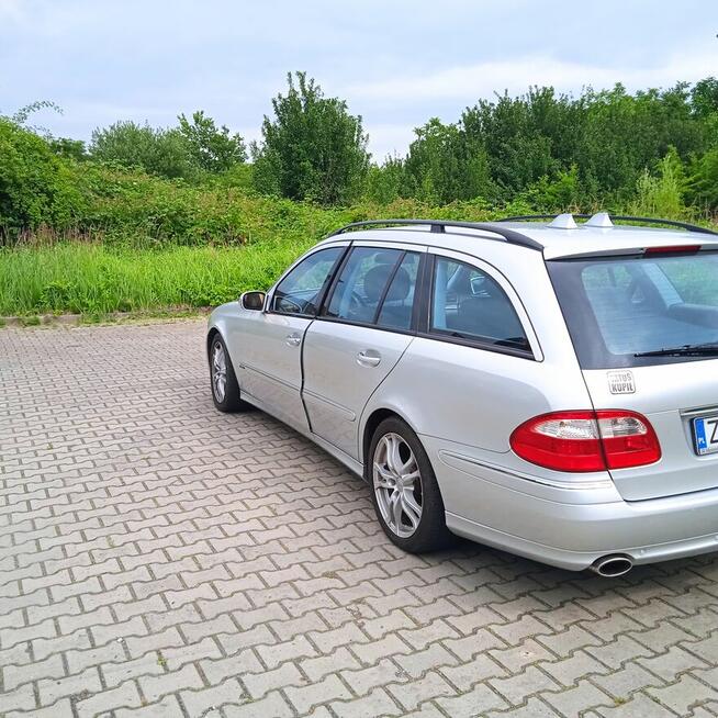 SPRZEDAM MERCEDESAW 211 ZADBANY ,GARAŻOWANY ,SREBRNY 200 5 A