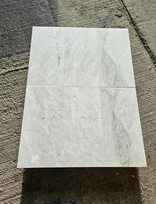 Płytki marmurowe Carrara Bianco 61x30,5x1 matowe, polerowane