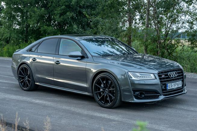 Audi S8