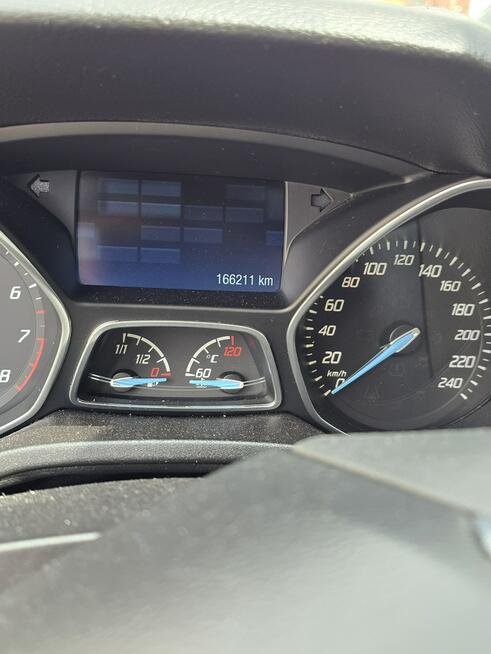 ford focus 2014 po szkodzie uderzony prawy przód Uszkodzony