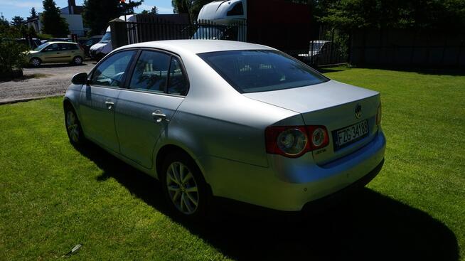 Volkswagen Jetta zarejestrowany, ubezpieczony. Gwarancja. Polecam