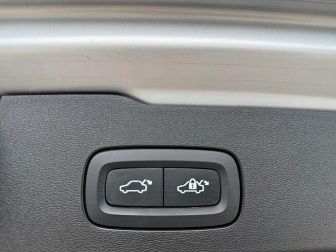 Volvo V60 INSCRIPTION acc FUL LED skóra nawi ALUSY el.klapa licznik DIGITAL 4X4