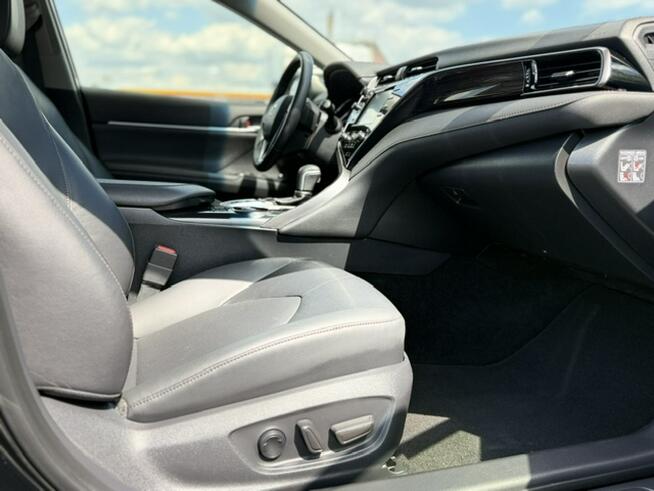 Toyota Camry 2.5 Hybrid Prestige CVT