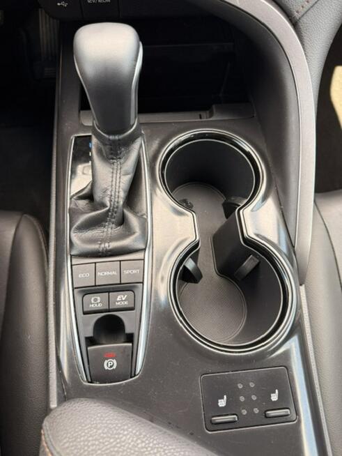 Toyota Camry 2.5 Hybrid Prestige CVT