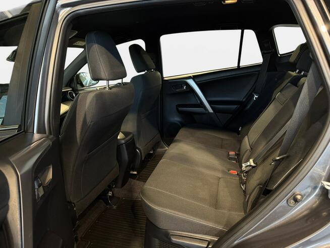 Toyota RAV-4 2.5 hybrid 197KM e-CVT 4x4 2017/18 r., salon PL serwisowana