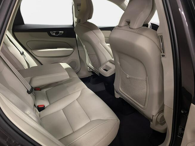 Volvo XC 60 VAT 23% Bright Plus 2.0 B4 mHEV 197KM automat 2022 r., salon PL V