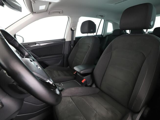 Volkswagen Tiguan 4x4 DSG matrix LED virtual cocpit navi klima auto grzane fotele kamera