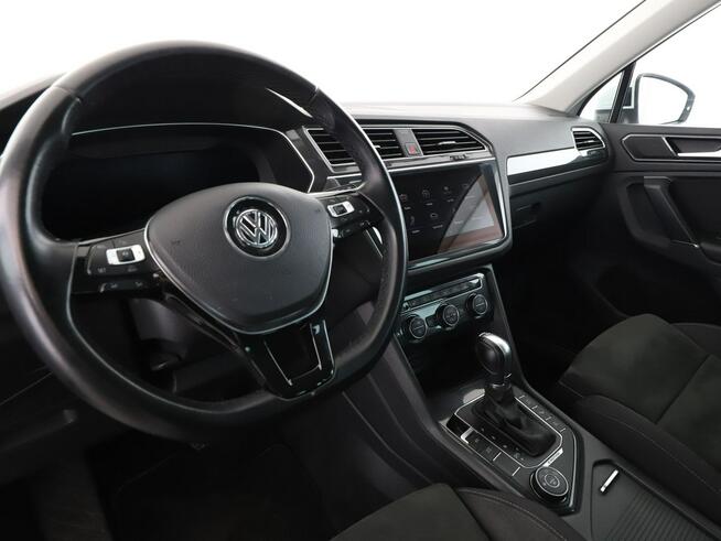 Volkswagen Tiguan 4x4 DSG matrix LED virtual cocpit navi klima auto grzane fotele kamera