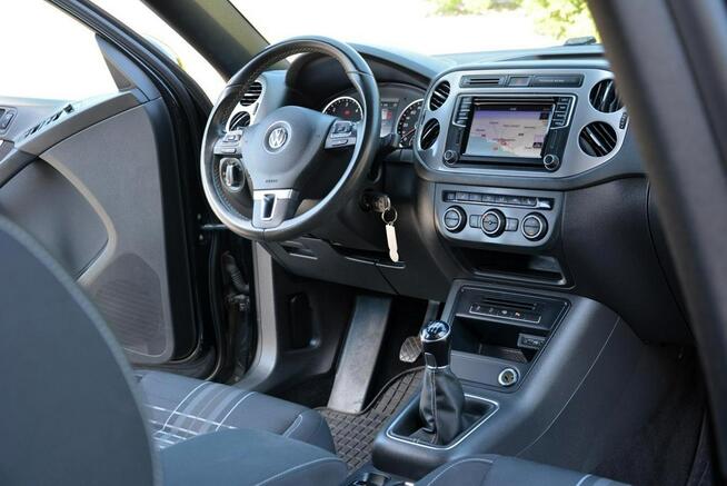 Volkswagen Tiguan Lounge Lift Navi Kamera 2xParktr. Park Assist ASO Alu17" Aso
