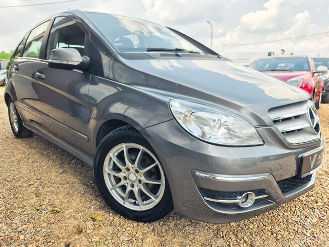 Mercedes B180 116km benzyna AUTOMAT klima SERWIS hak BEZWYPADEK 2011