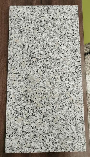 Płytki granitowe ROSA BETA 61x30,5x1 szlifowane