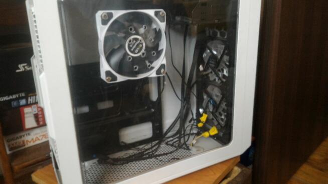 Obudowa Fractal Design Focus G (FD-CA-FOCUS-BK-W)