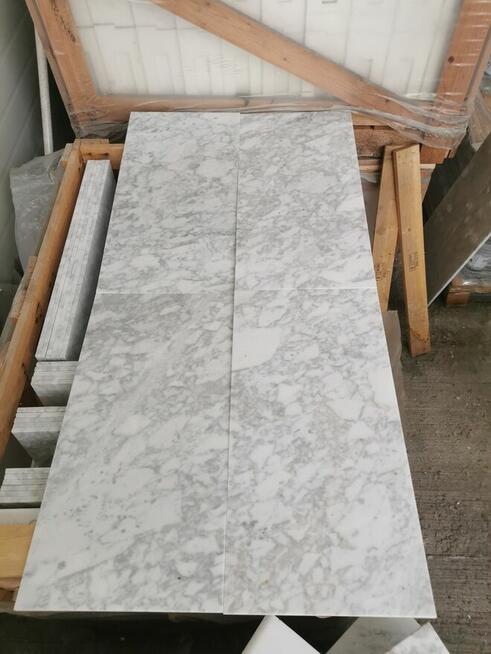 Płytki marmurowe Carrara Bianco 61x30,5x1 matowe, polerowane