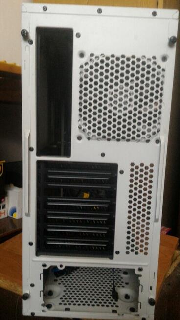 Obudowa Fractal Design Focus G (FD-CA-FOCUS-BK-W)