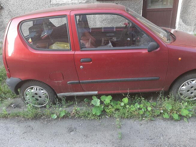 Sprzedam Seicento na części w całości.