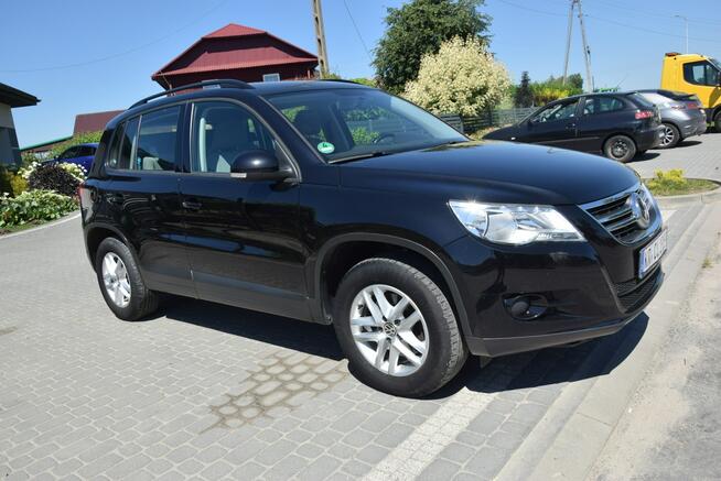 Volkswagen Tiguan 2.0D 2 KPL KÓŁ Navi Hak Tempomat Sprowadzony Opłacony