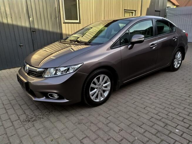 Honda Civic 1.8 Benzyna Grzane Fotele Hak Zarejestrowany