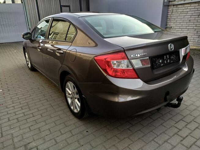 Honda Civic 1.8 Benzyna Grzane Fotele Hak Zarejestrowany