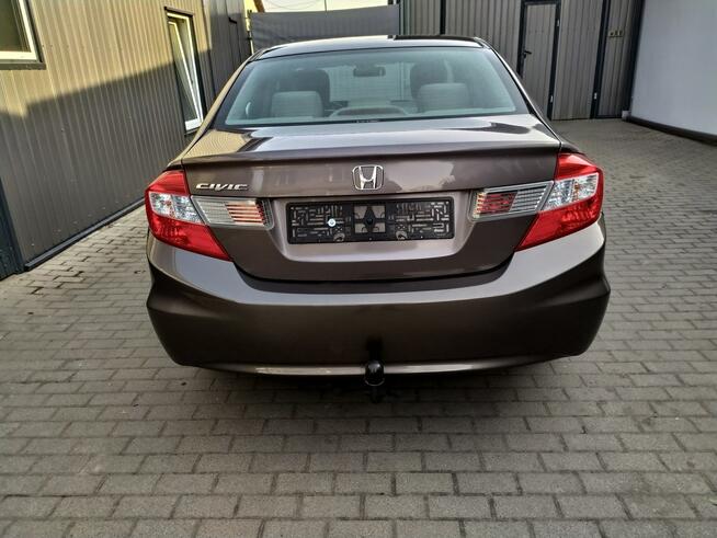 Honda Civic 1.8 Benzyna Grzane Fotele Hak Zarejestrowany