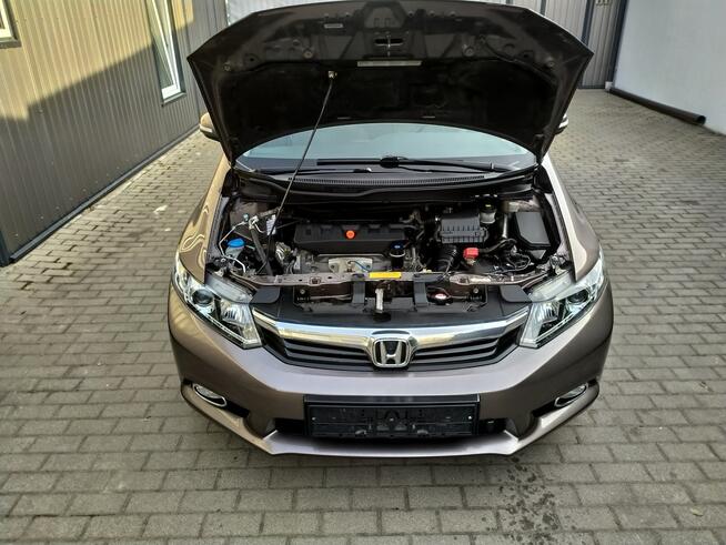 Honda Civic 1.8 Benzyna Grzane Fotele Hak Zarejestrowany