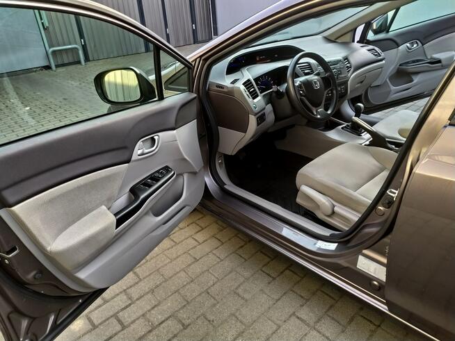 Honda Civic 1.8 Benzyna Grzane Fotele Hak Zarejestrowany