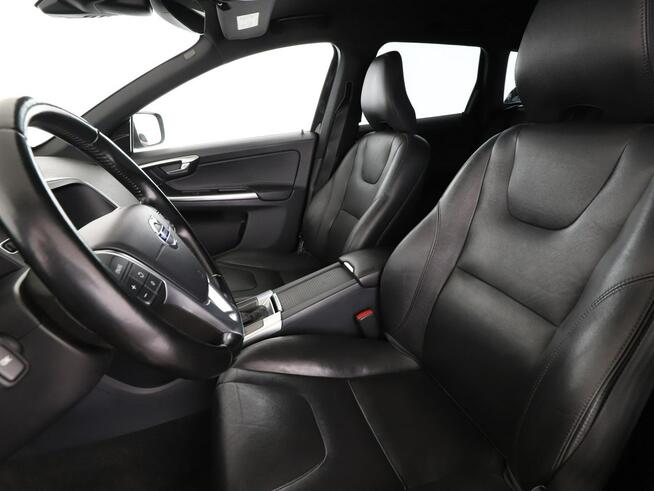 Volvo XC 60 Summum automat 180KM skóra hak navi grzane fotele