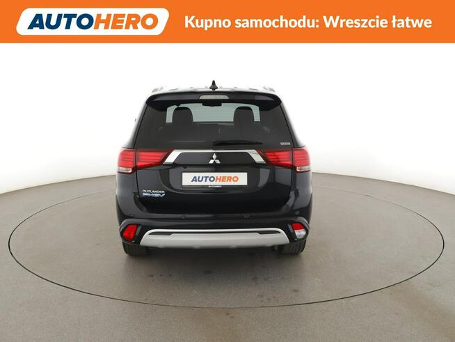 Mitsubishi Outlander PHEV 4x4 automat full LED skóra navi klima auto grzane fotele kamera i