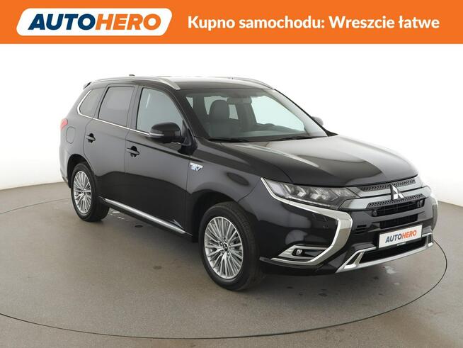 Mitsubishi Outlander PHEV 4x4 automat full LED skóra navi klima auto grzane fotele kamera i