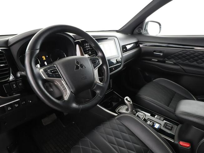Mitsubishi Outlander PHEV 4x4 automat full LED skóra navi klima auto grzane fotele kamera i