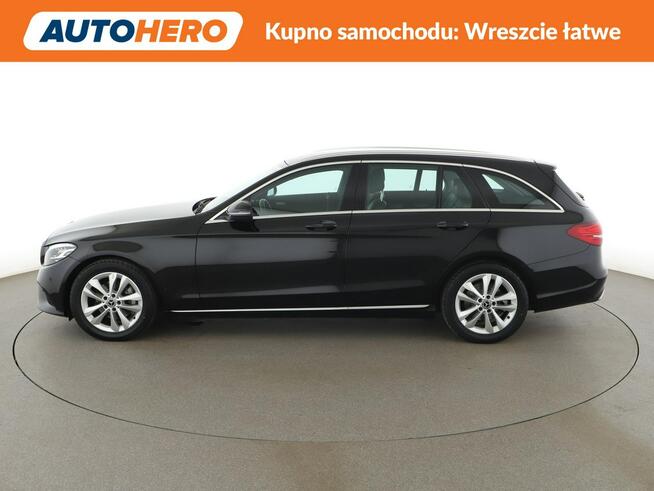 Mercedes C 200 automat full LED skóra navi klima auto el. sterowane i grz. fotele hak