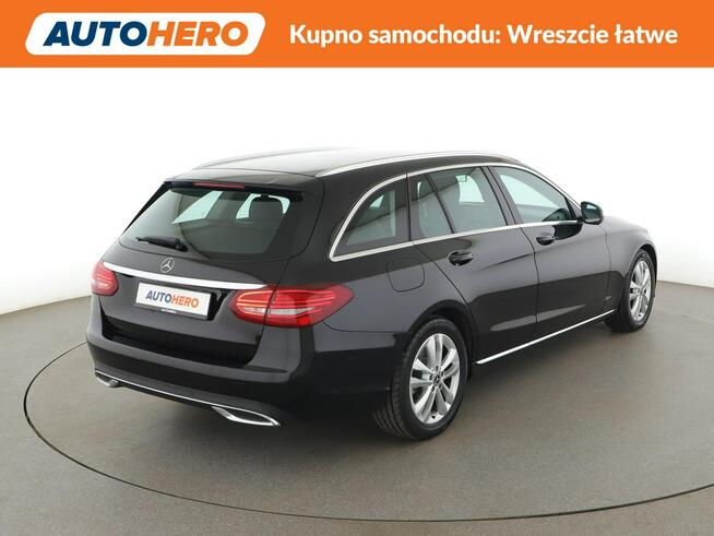 Mercedes C 200 automat full LED skóra navi klima auto el. sterowane i grz. fotele hak