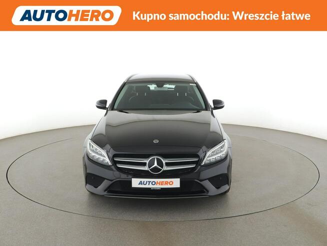 Mercedes C 200 automat full LED skóra navi klima auto el. sterowane i grz. fotele hak