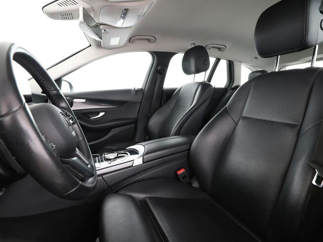Mercedes C 200 automat full LED skóra navi klima auto el. sterowane i grz. fotele hak