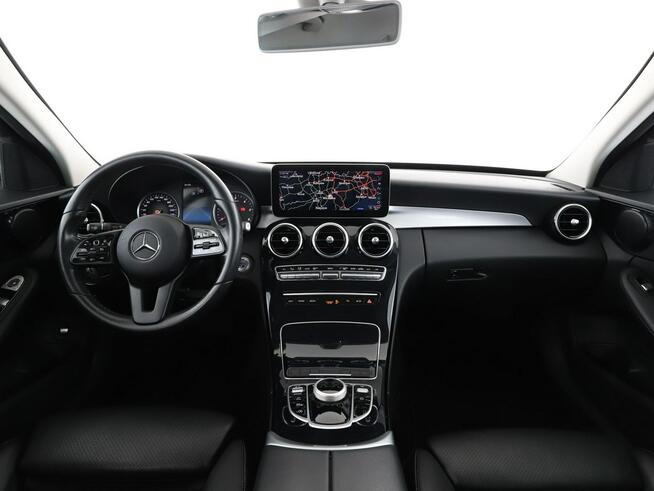 Mercedes C 200 automat full LED skóra navi klima auto el. sterowane i grz. fotele hak