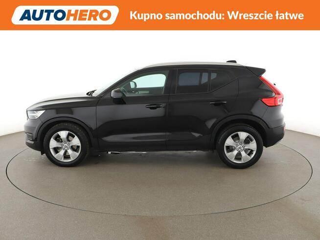 Volvo XC 40 Momentum D4 automat 4x4 skóra navi ACC grzane fotele kamera LED