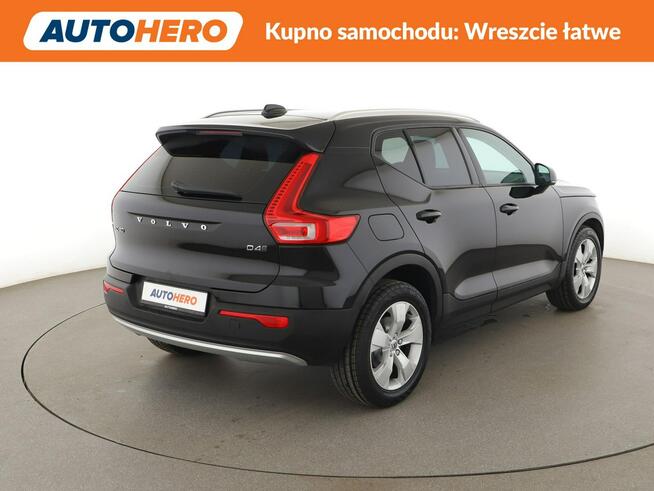 Volvo XC 40 Momentum D4 automat 4x4 skóra navi ACC grzane fotele kamera LED