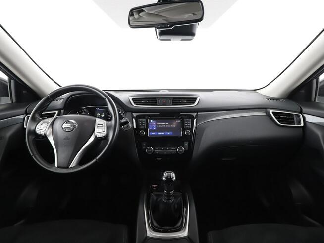 Nissan X-Trail panorama, navi, kamera, hak, klimatronik